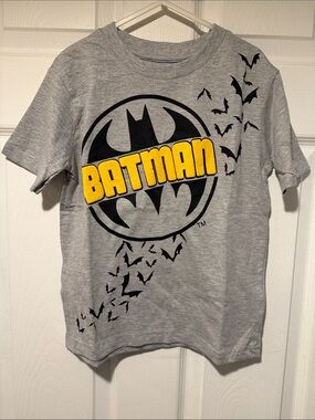 DC Comics Batman Gray Tee with Yellow and Black Logo BNWT